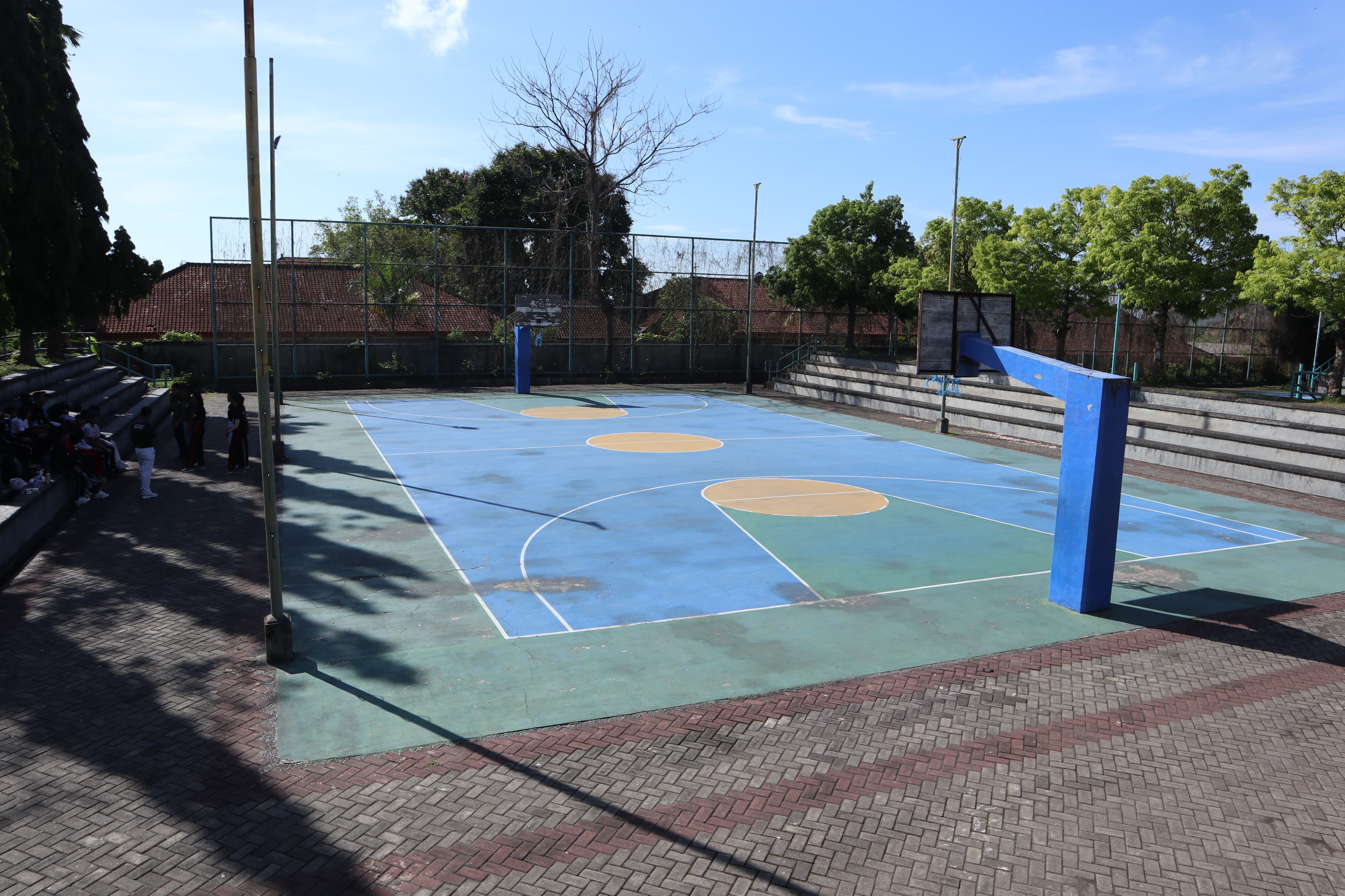 LAPANGAN BASKET OUTDOOR